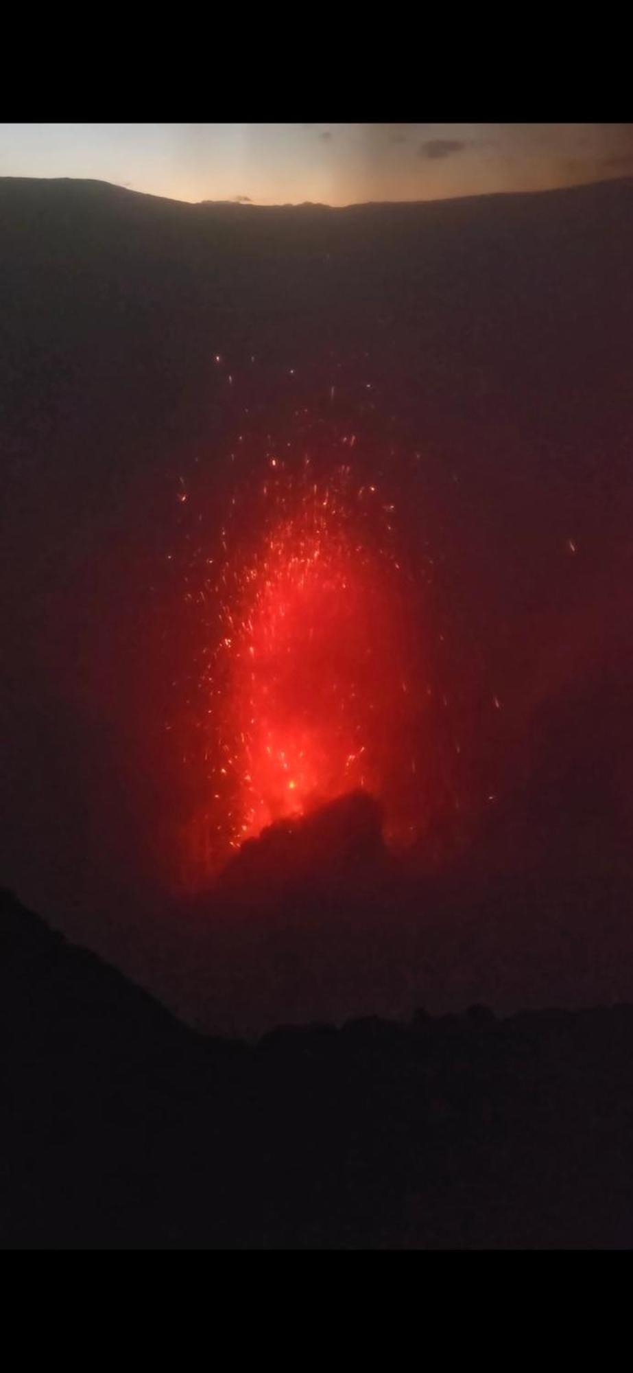 Tanna Volcano View Tree House Lenkuru Luaran gambar